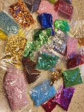 Load image into Gallery viewer, 30 packets Asst Beads, Glitter &amp; Sequence
